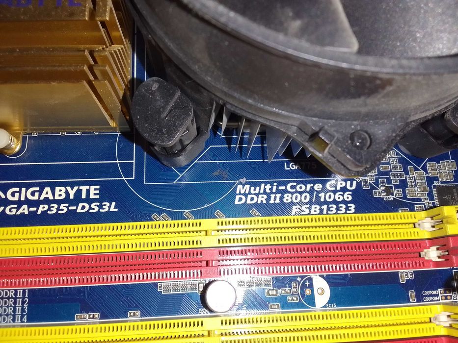 Материнская плата Core CPU DDR II 800 с встроенным процессором GIGABYT