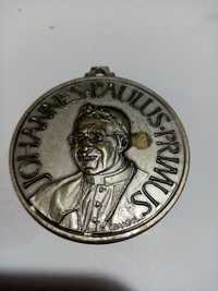 Специален медал в чест на папа Йоан Павел и религиозен атрибут