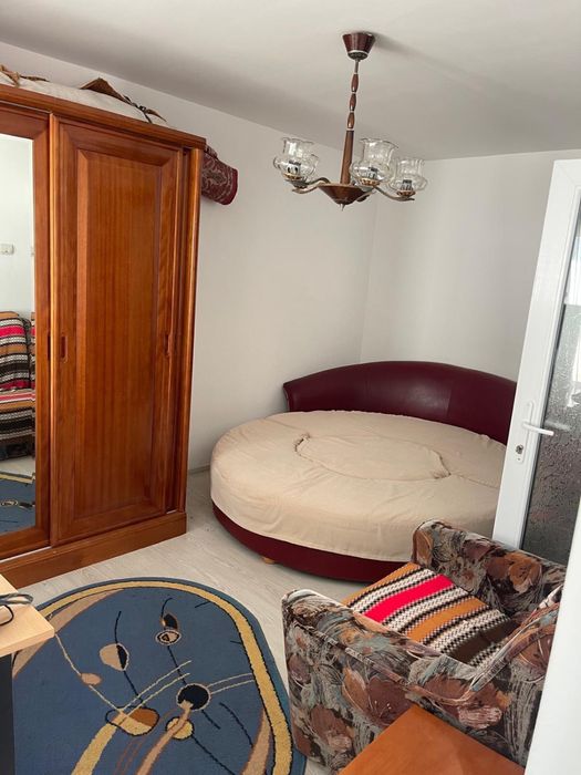 PROPRIETAR vând casă ultracentral în Tecuci 3 camere