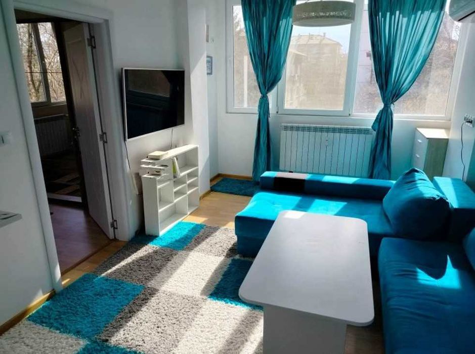 Дава се под наем Тристаен апартамент в София, Изток - 84 кв.м за 850 € - Снимка #2