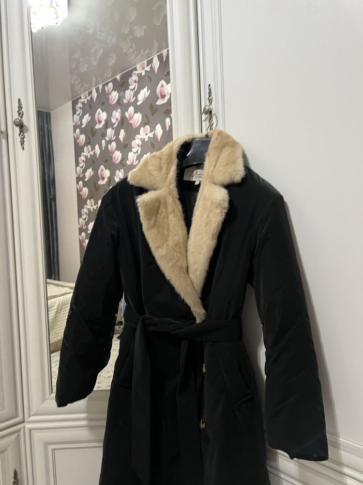 Продам куртку в идеальном состояние
