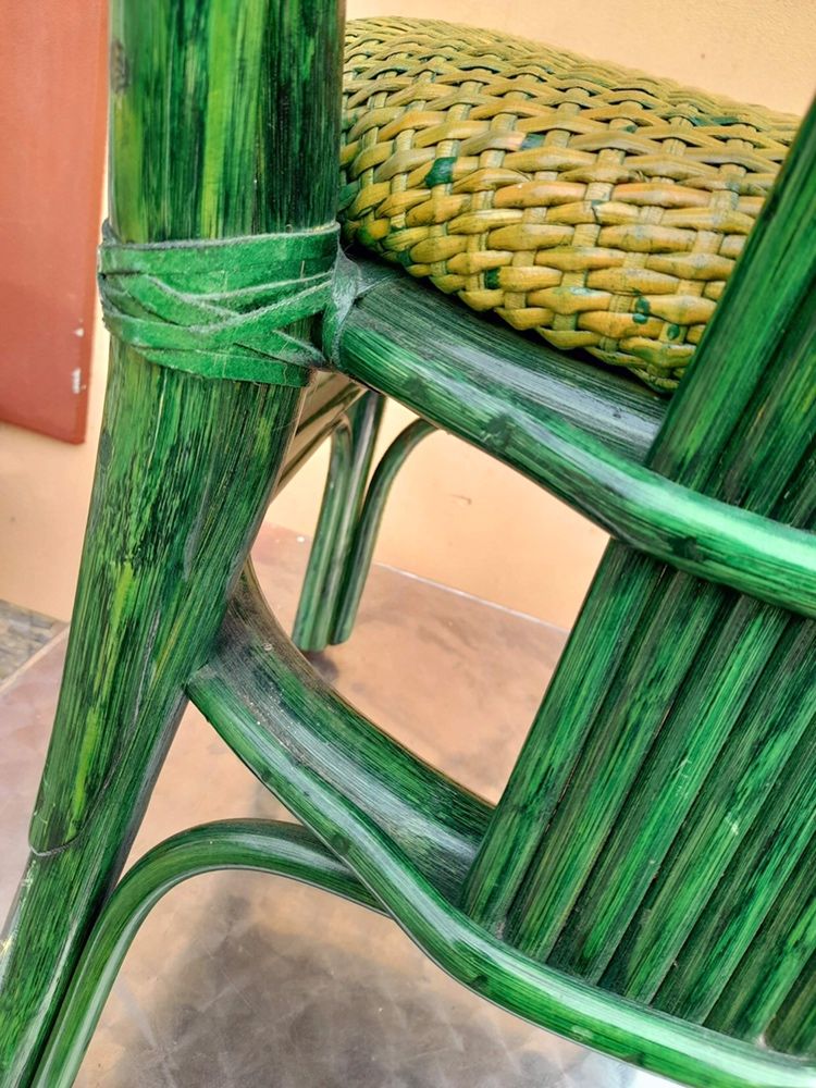 Scaun din bambus si ratan stare foarte buna.
