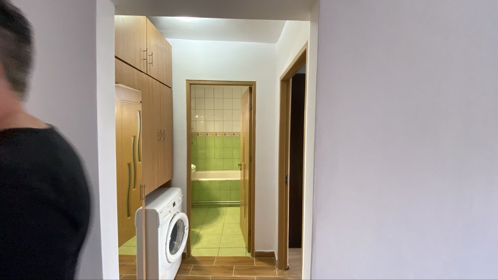 Vand apartament 2 camere cu central proprie