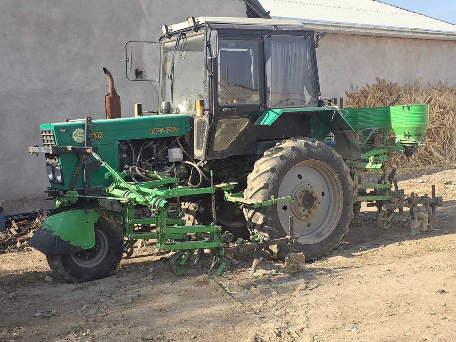 Traktor sotiladi komplekt shu turishi