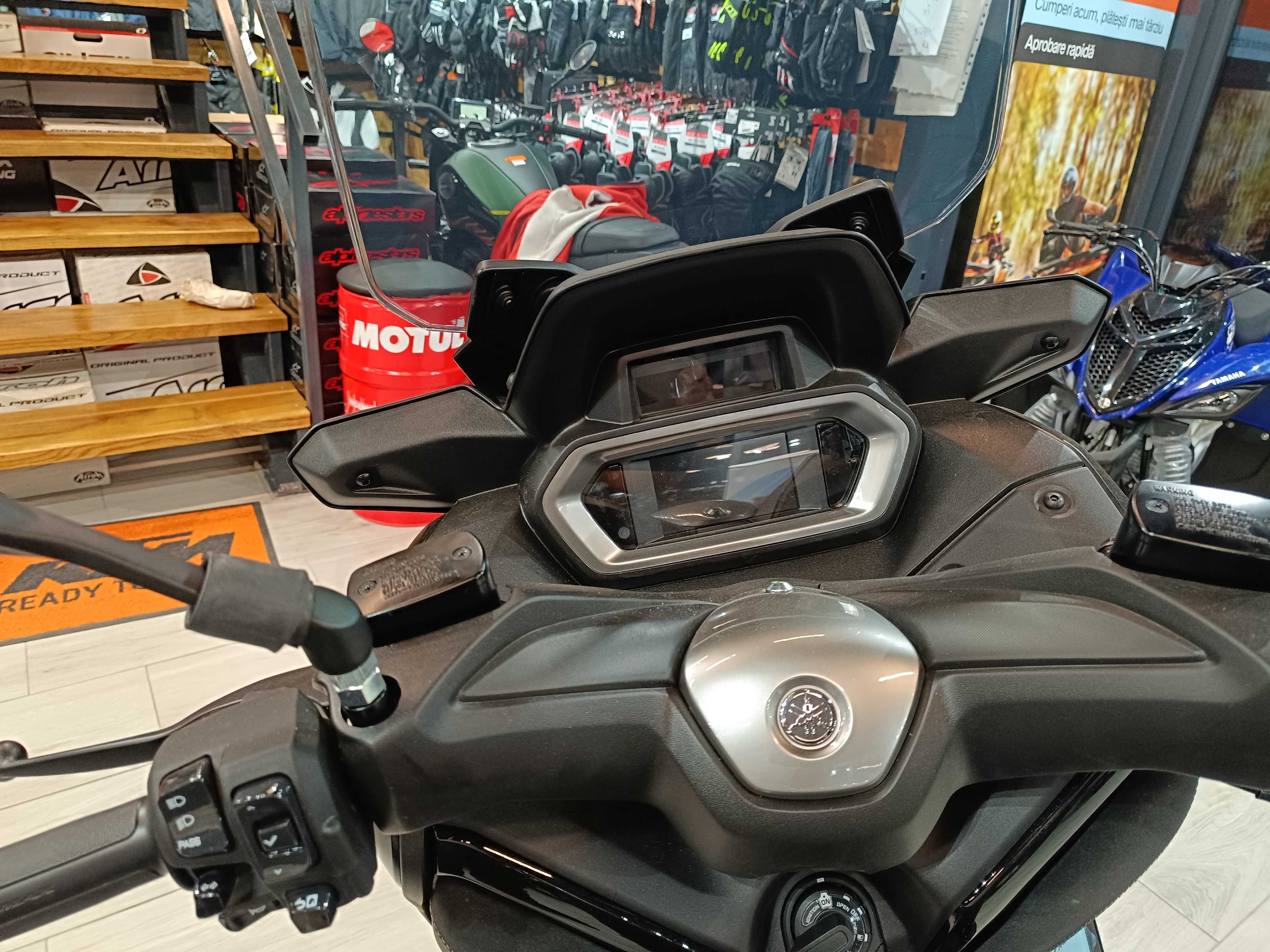 Yamaha XMax 300 TechMax nou 0km-  prin EST BIKE Campina