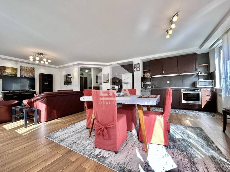 Дава се под наем Тристаен апартамент в София, Стрелбище - 106 кв.м за 900 € - Снимка #2