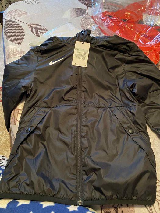 Vand geaca nike xs