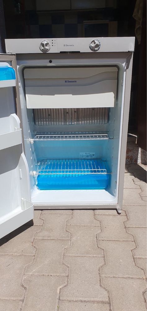 Хладилник Dometic RM 7401