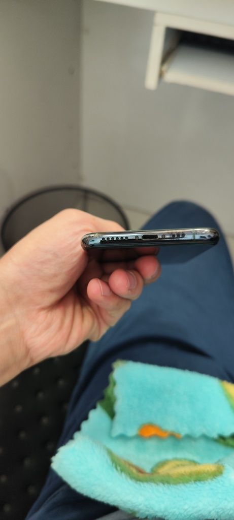 Iphone 11 pro.   Juda arzon