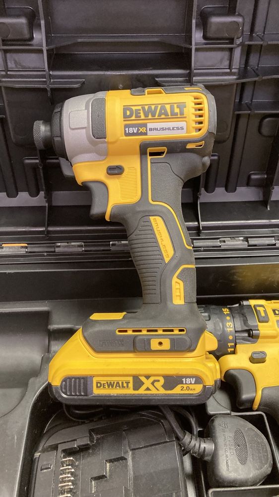 Dewalt ударен винтоверт DCD778 + импакт