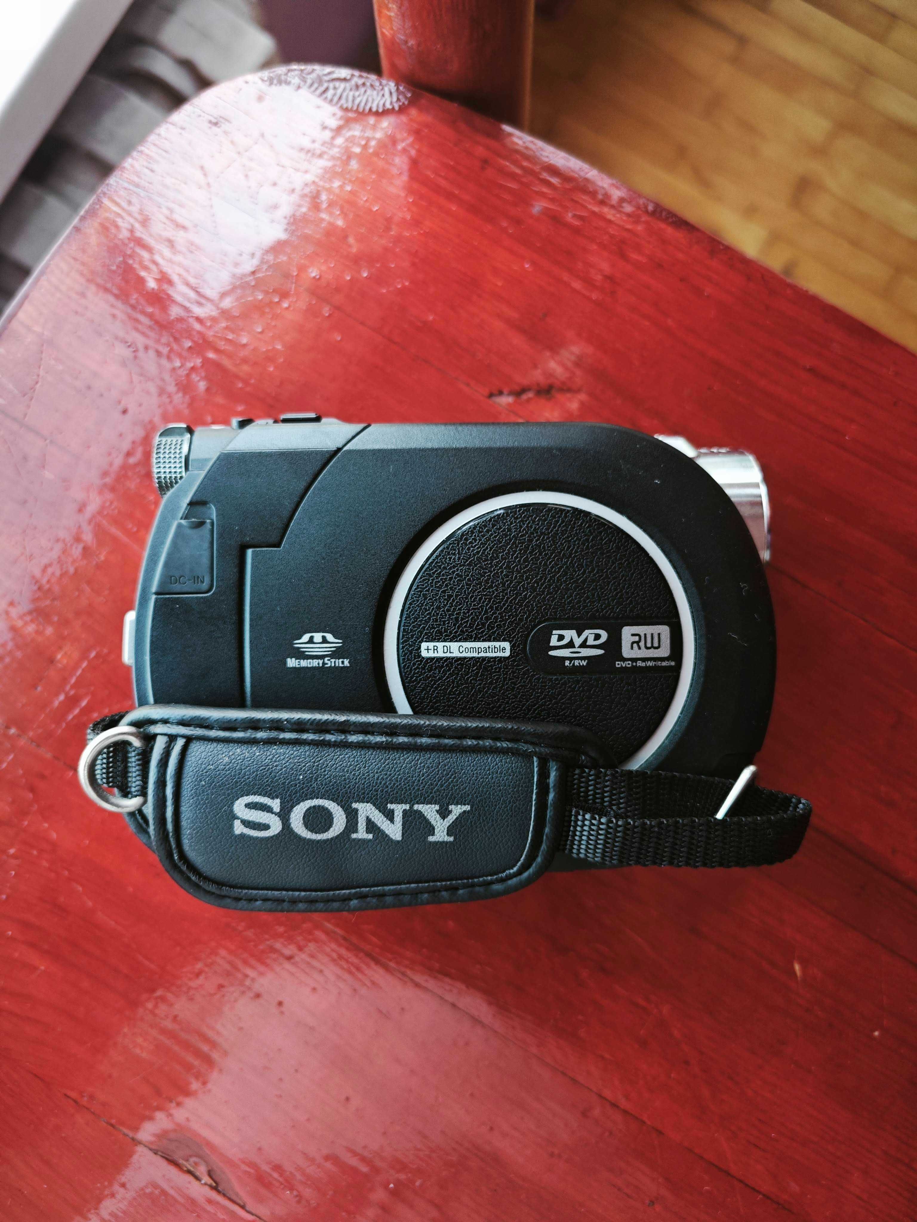 Видеокамера Sony DCR-DVD310E