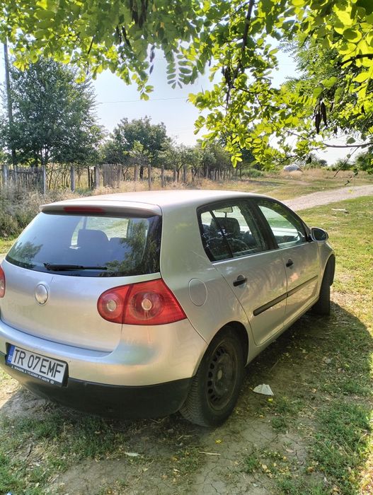 Vând Golf 5 motor 1.4 an 2004