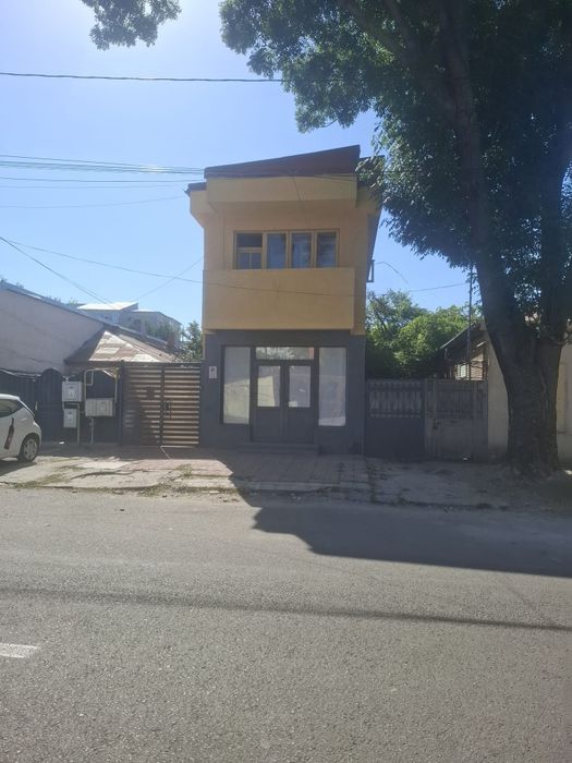 Vând casă ultracentral