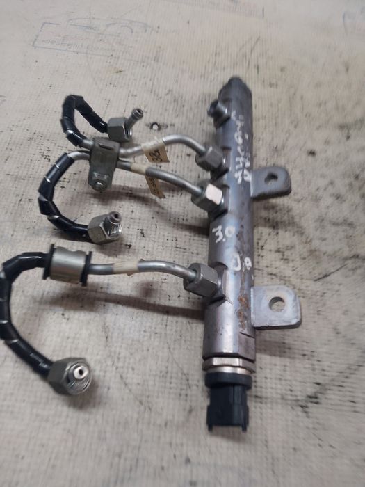 rampÄƒ injectoare dreapta  jaguar xf 2010