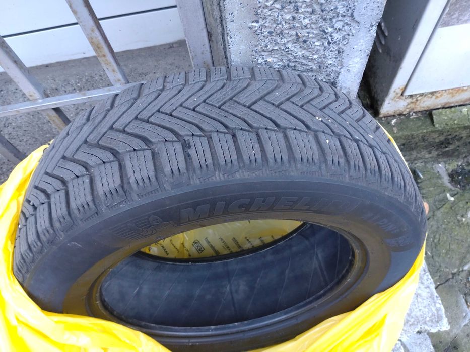 Продавам 2 зимни гуми Michelin Alpin 6
