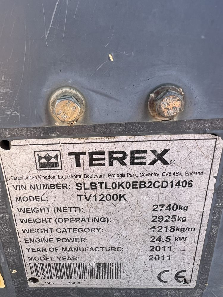 Vand sau inchiriez cilindru compactor