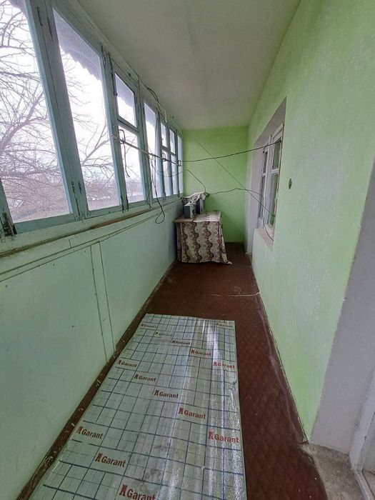 Продаётся дом
4 etaj 
remontlari orta  svejiy 
balkon bor
Hokimyatda