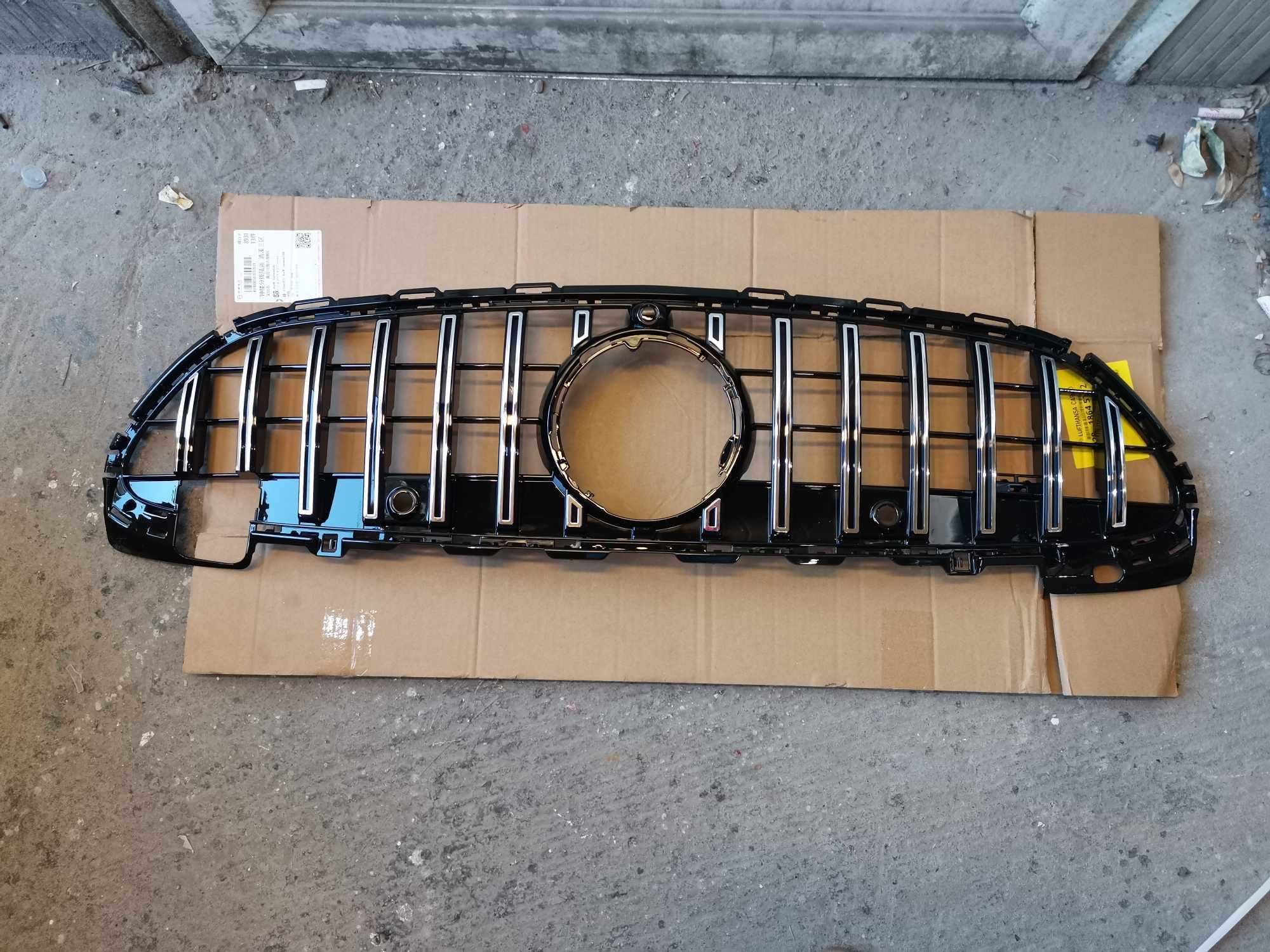 Предна сребристa решетка Panamericana за Mercedes W206 C-Class