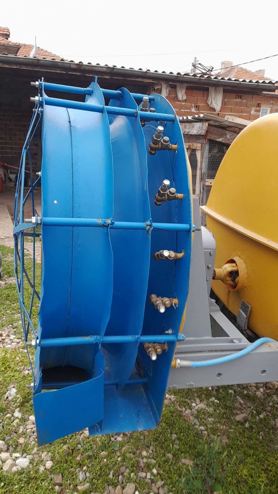 Вентилаторна пръскачка 1500 л.