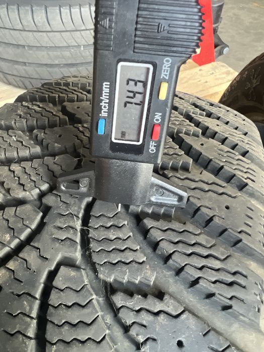 Vand 5 anvelope iarna SH 205/55R16