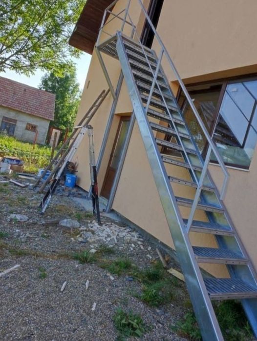 Trepte metalice  pentru exterior și scări