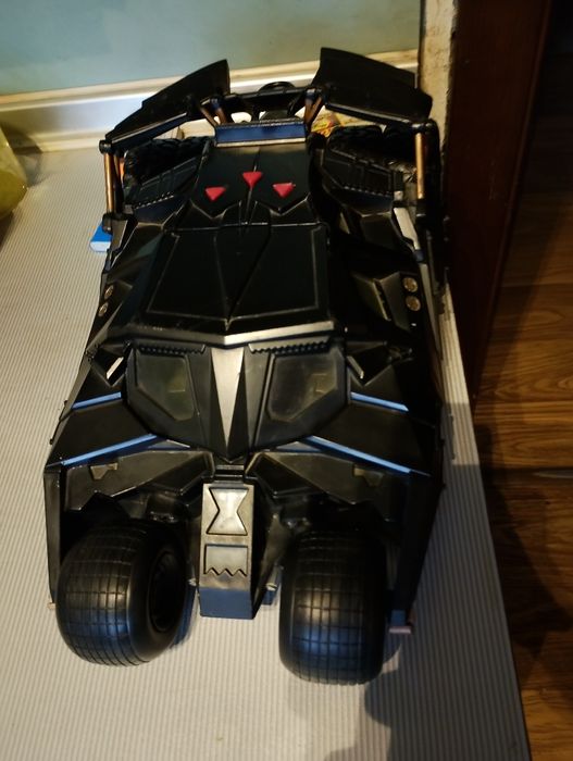 Для фанатов комиксов DC  Бетмобиль
