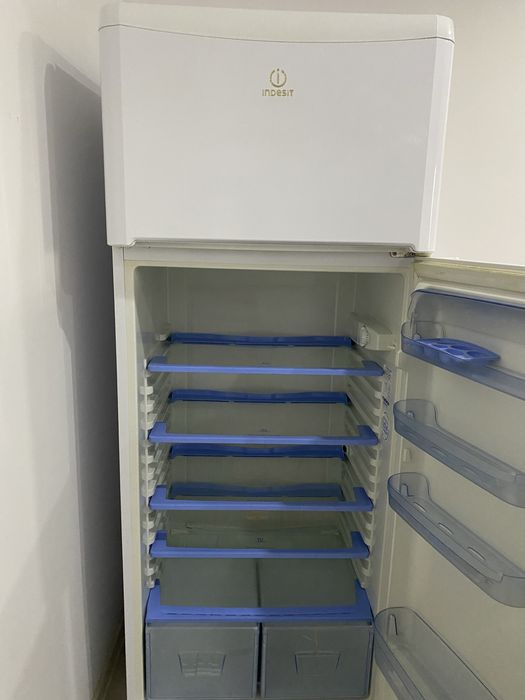 Vand frigider Indesit 450 l