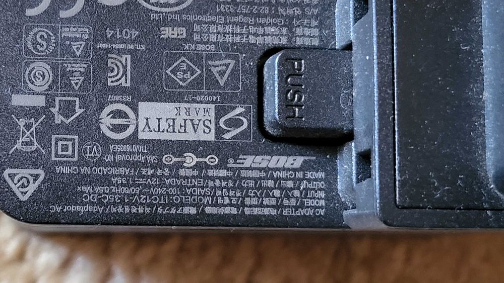 BOSE Incarcator 12V-1.35A fuctional