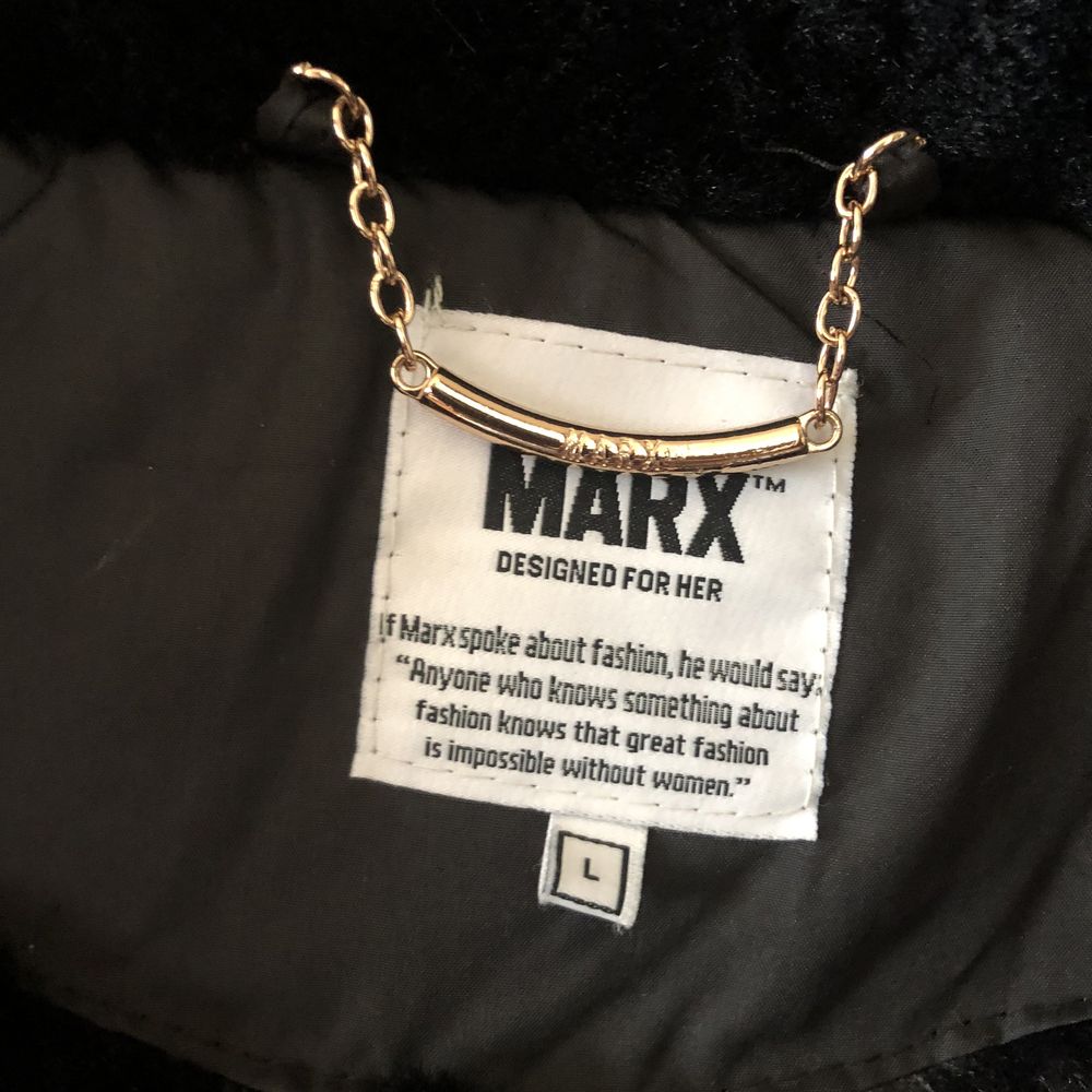 Дамско зимно яке MARX