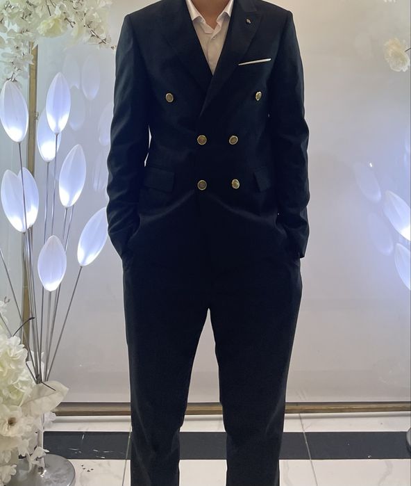 костьюм сатылады 25мн тг м размер