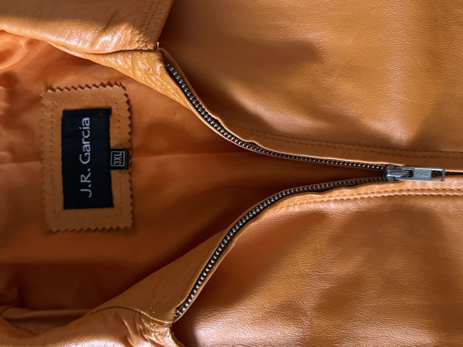 Vand geaca piele naturala barbati provenienta Spania