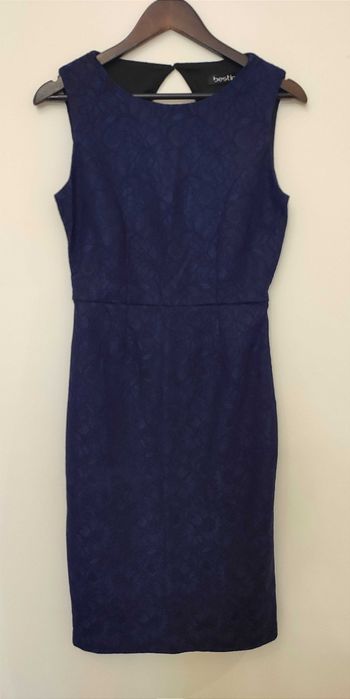 Платья новые, без этикетки. р-р М ( 44-46). Цвет темно синий с черным.