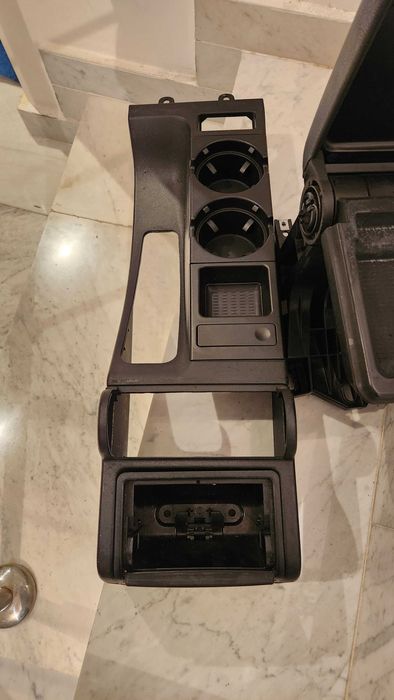 Consola centrala suport pahare cotiera BMW E46 sedan touring coupe