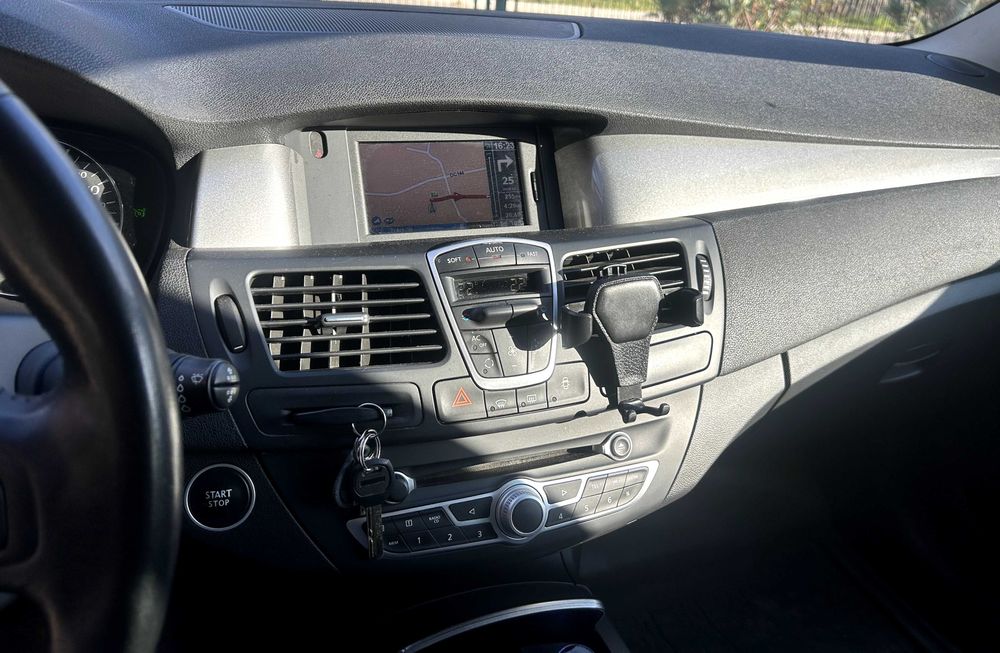 Vand - schimb Renault Laguna -impecabila, doar 145000 km, reali!