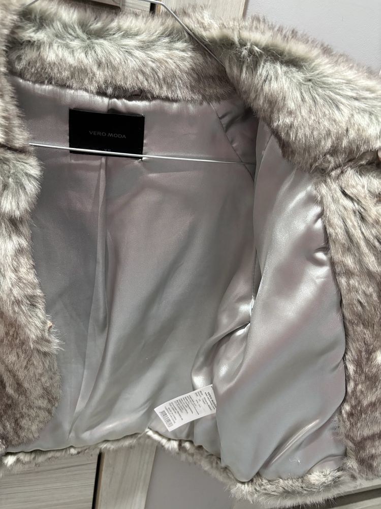 Яке с косъм Vero Moda
