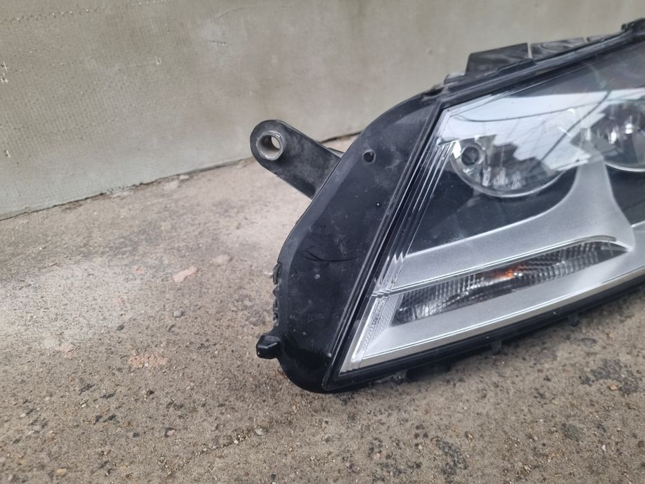 Преден ляв фар Пасат б7