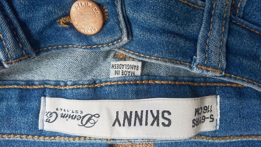 Чисто нови Дънки DENIM Co с етикет