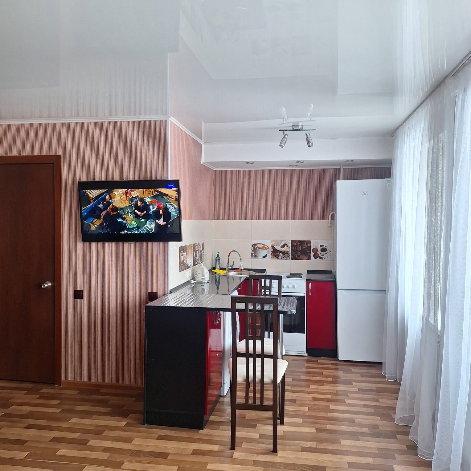 Сдам посуточно 1 комнатную на 4 микр., Smart tv, безлимитный Wi-fi.