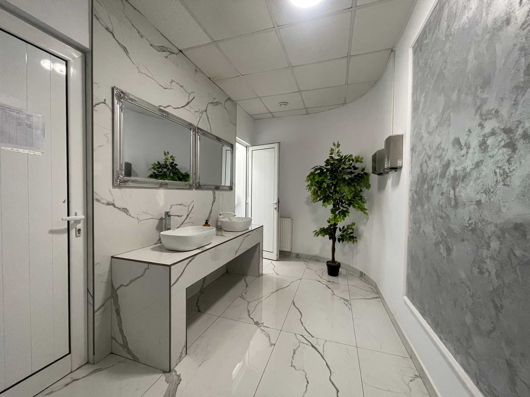 Piata 700, Unirii, SAD 49,55 mp, ultracentral, parcare, lift