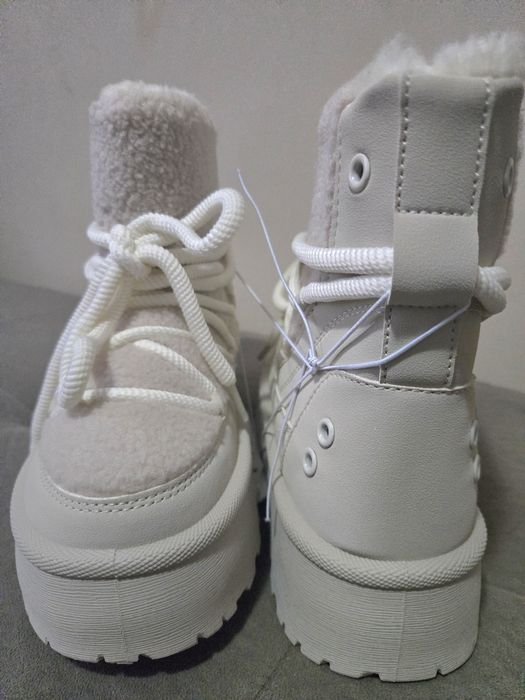 Промоция! Нови дамски апрески в бежов цвят