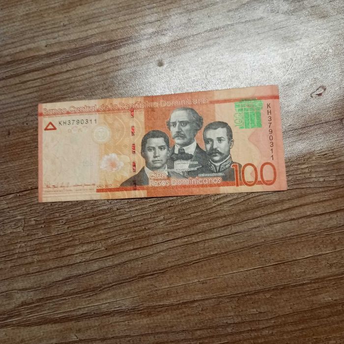 банкноти  различни  Но  Отлични