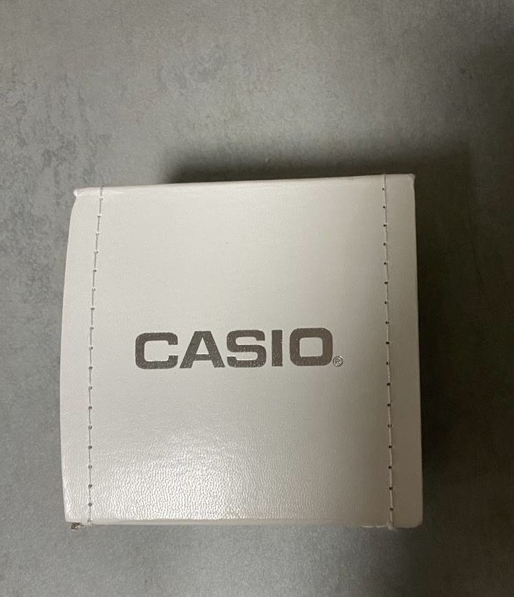 Продам часы CASIO QUARTZ