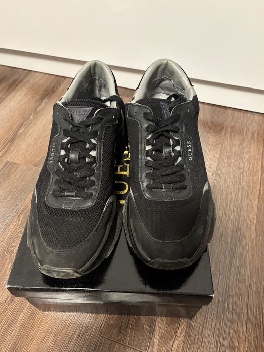Продавам маратонки Guess