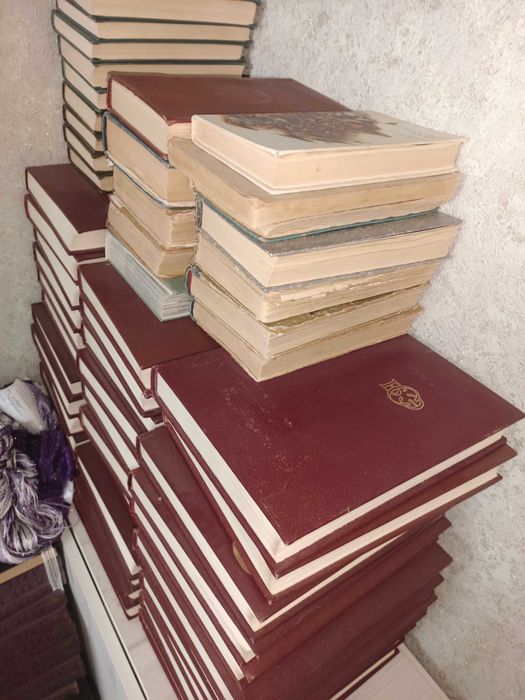 Продам большую советскую энциклопедию. Все тома.