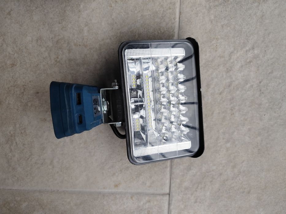 Лампа за батерии Bosch v18