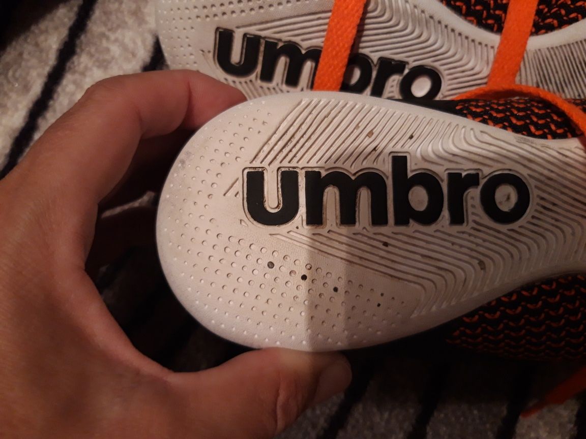 Нови маратонки  umbro