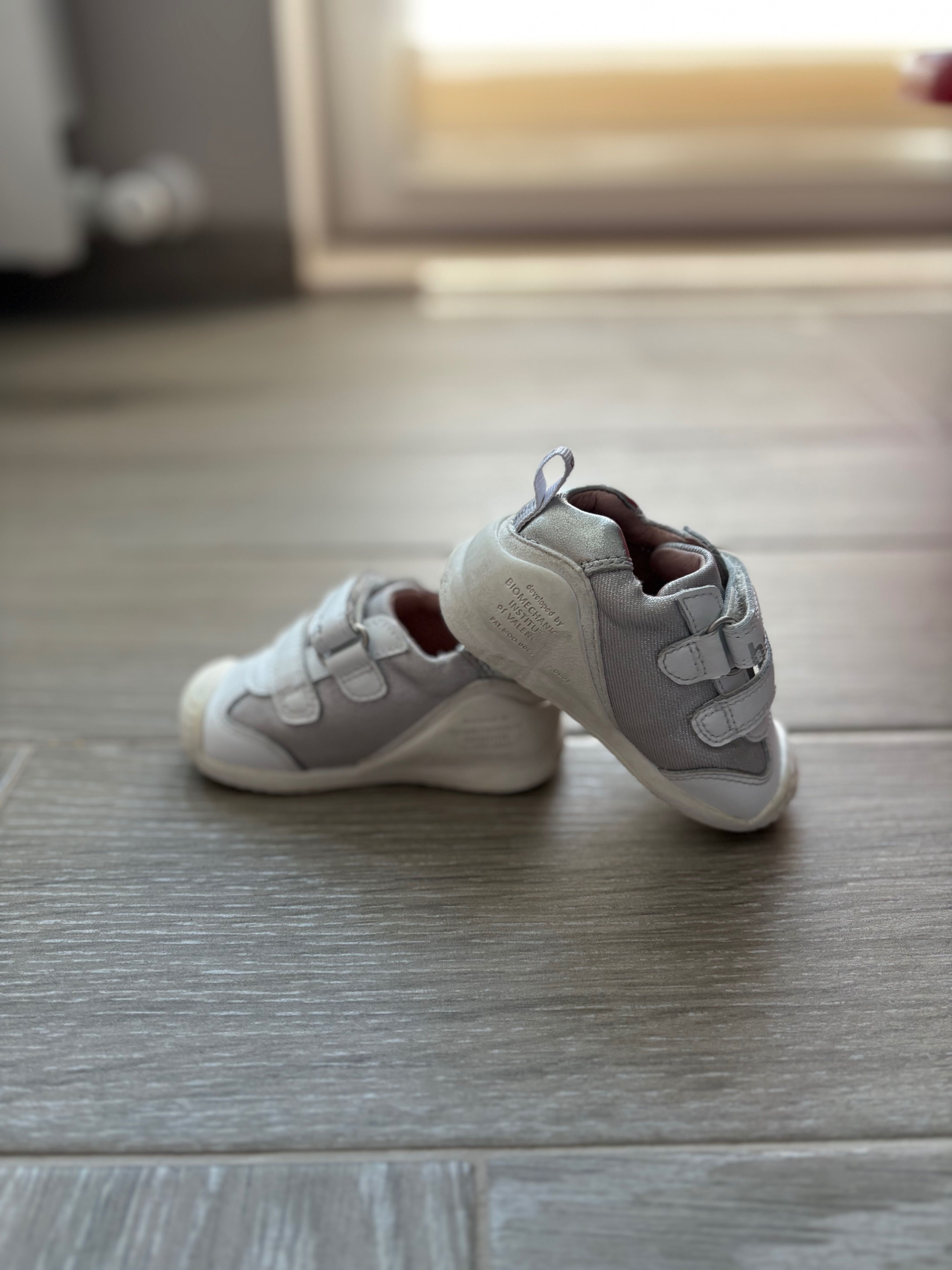 Nike, adidas, biomechanics  маратонки за момиче