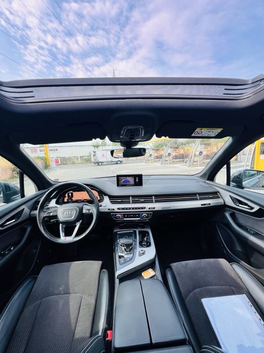 Audi q7 S line 7 locuri stare impecabila ofer diferenta