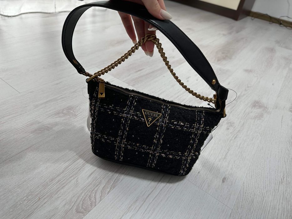 Vând geanta Guess, noua cu eticheta, mica