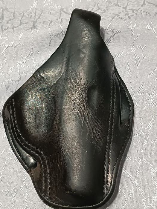 Кожен кобур за Макаров